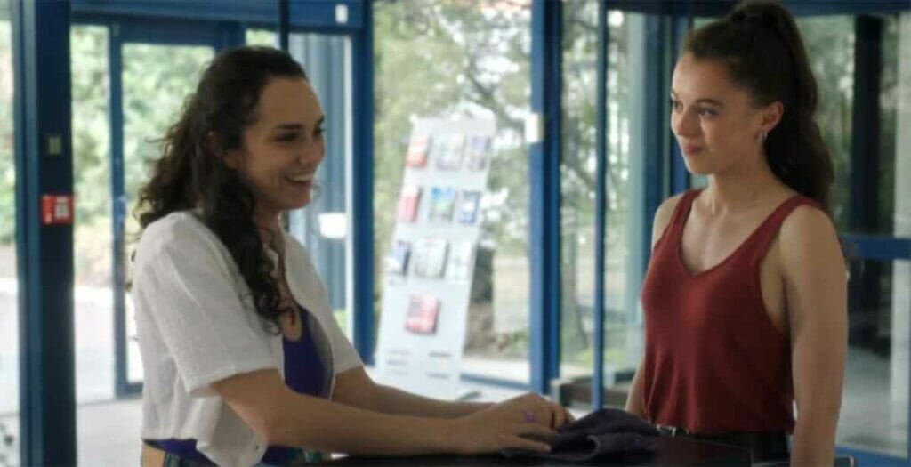 Violette la cousine de Sara à Sète et Sandrine se réveille Demain