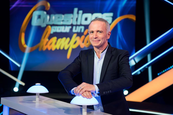 Avis et critiques Questions pour un champion (France 3) : les champions  autour de Samuel Etienne !